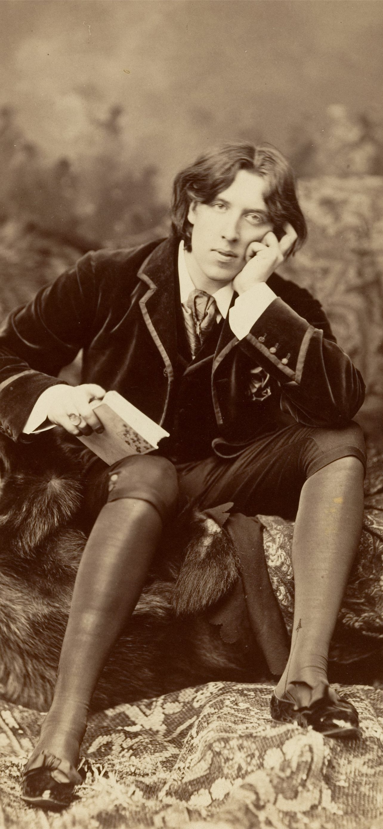Oscar Wilde, iPhone wallpapers, Free download, Artistic designs, 1290x2780 HD Handy