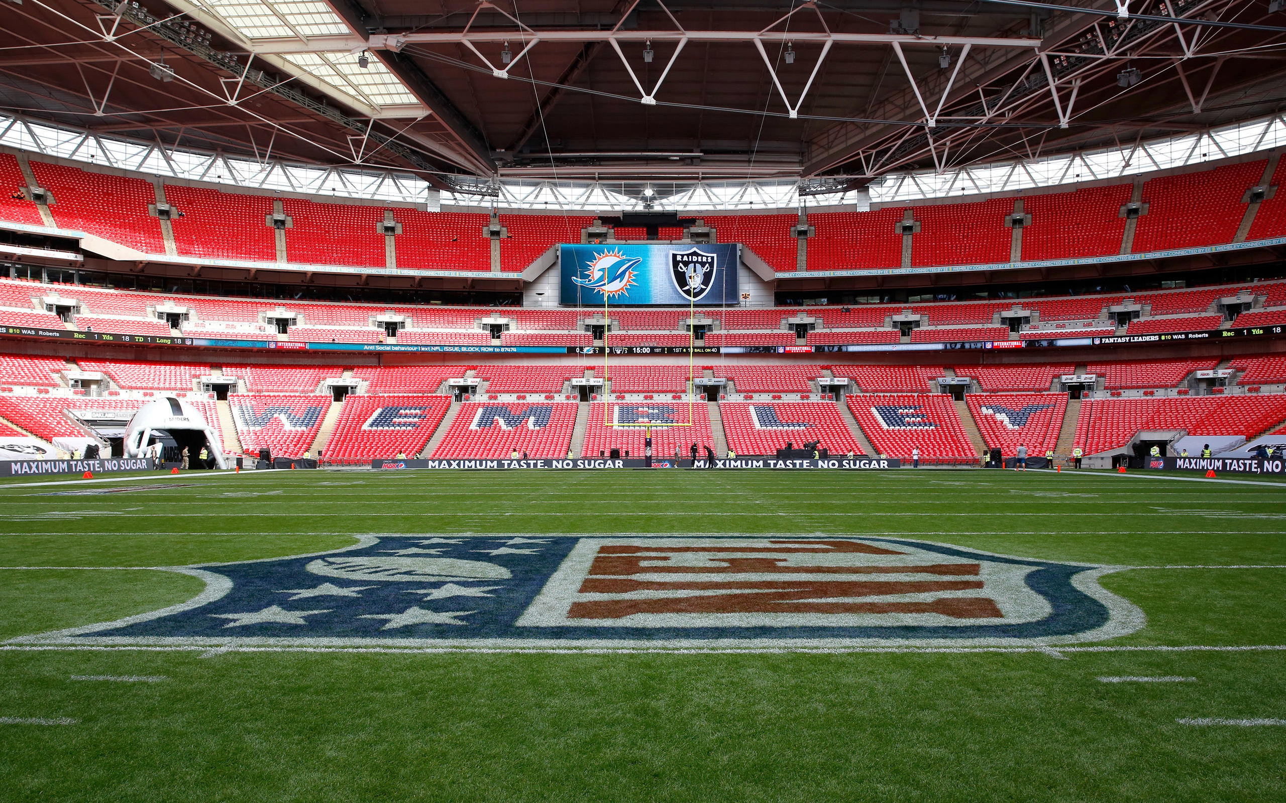 Wembley Stadium: Playing venue, NFL, Britain Dolphins Raiders. 2560x1600 HD Wallpaper.