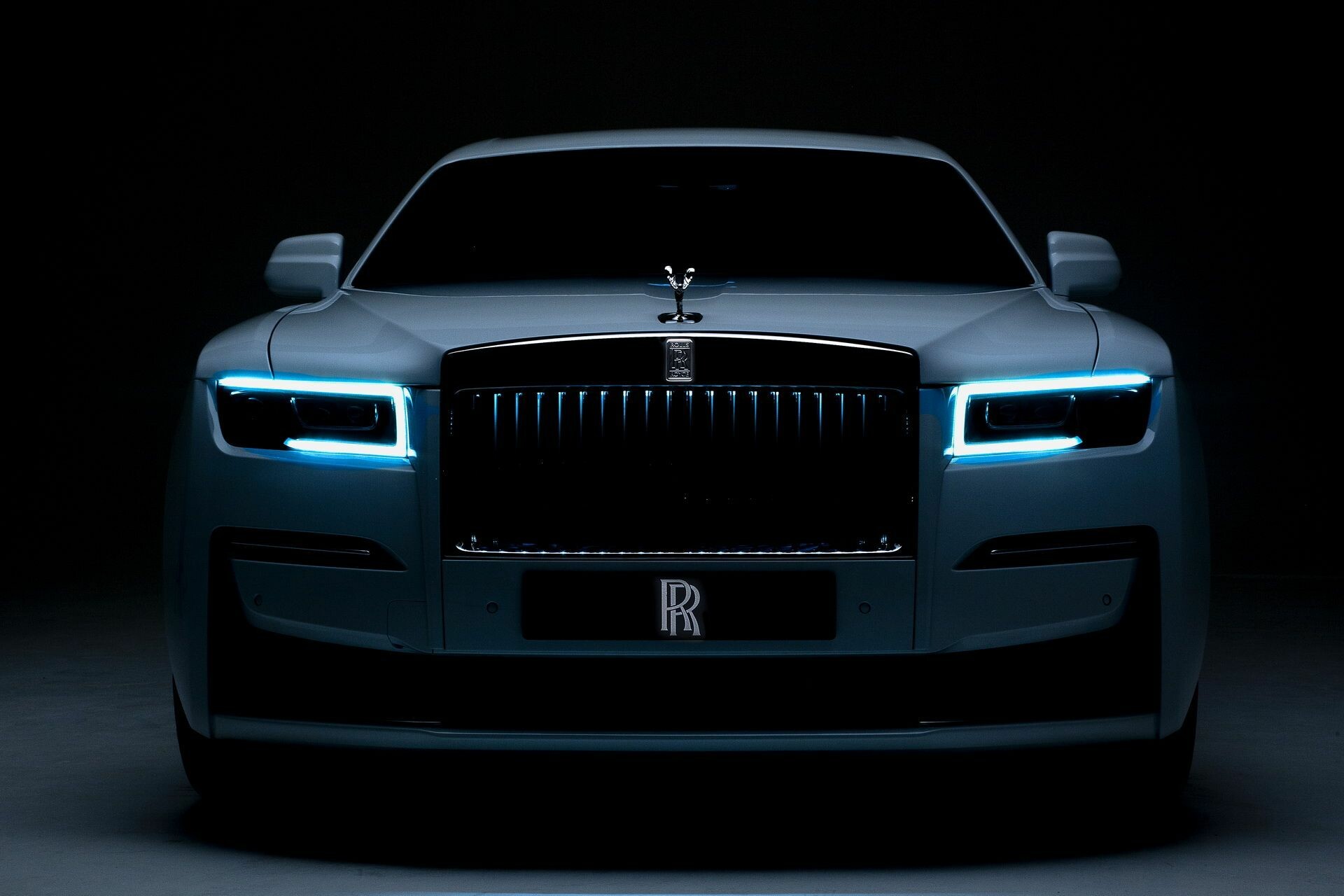 Rolls-Royce: Model Ghost, was officially unveiled at the 2009 Frankfurt Motor Show. 1920x1280 HD Background.