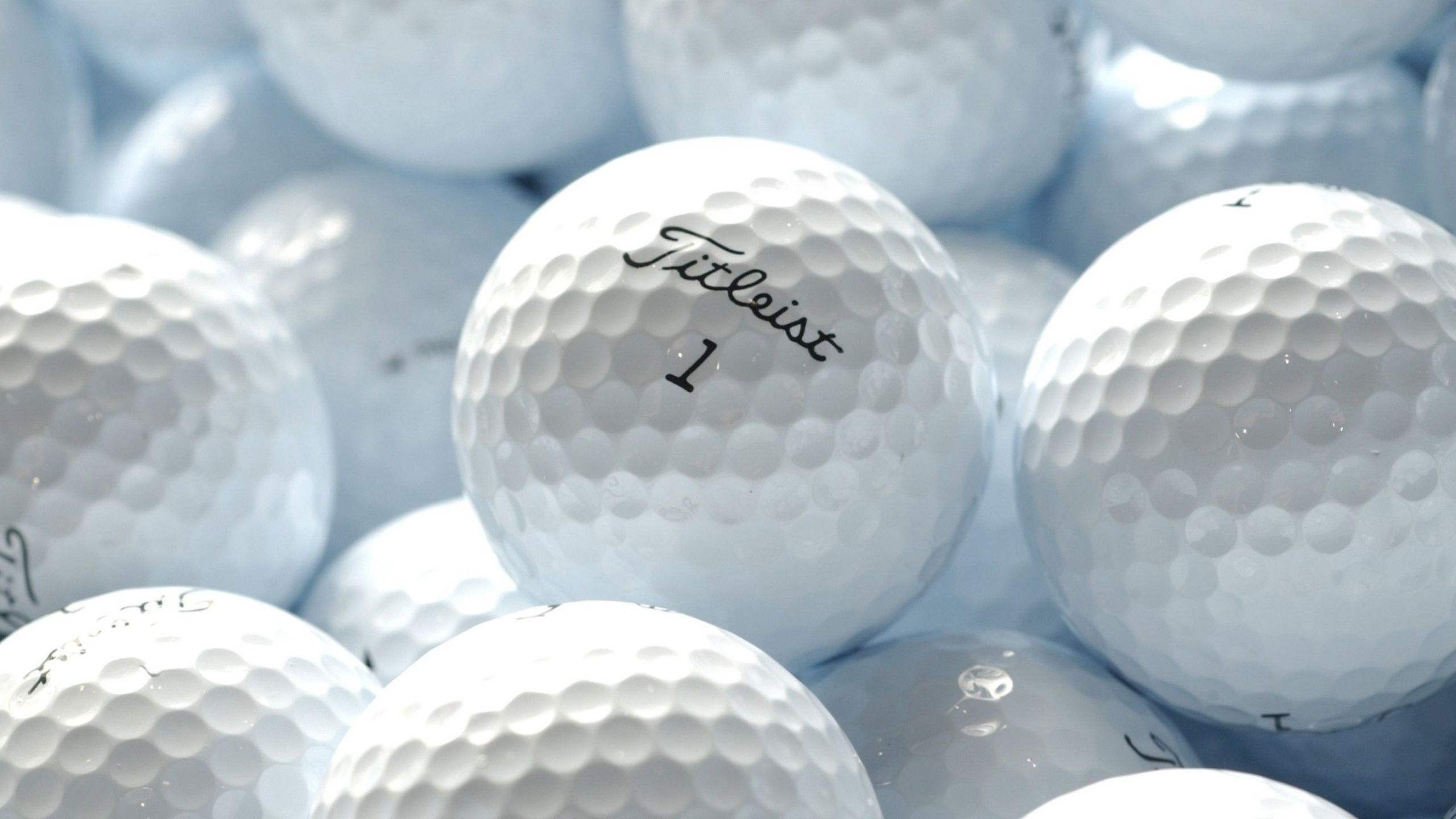 Golf ball, Pristine nature, Hole-in-one, Precision sport, 2560x1440 HD Desktop