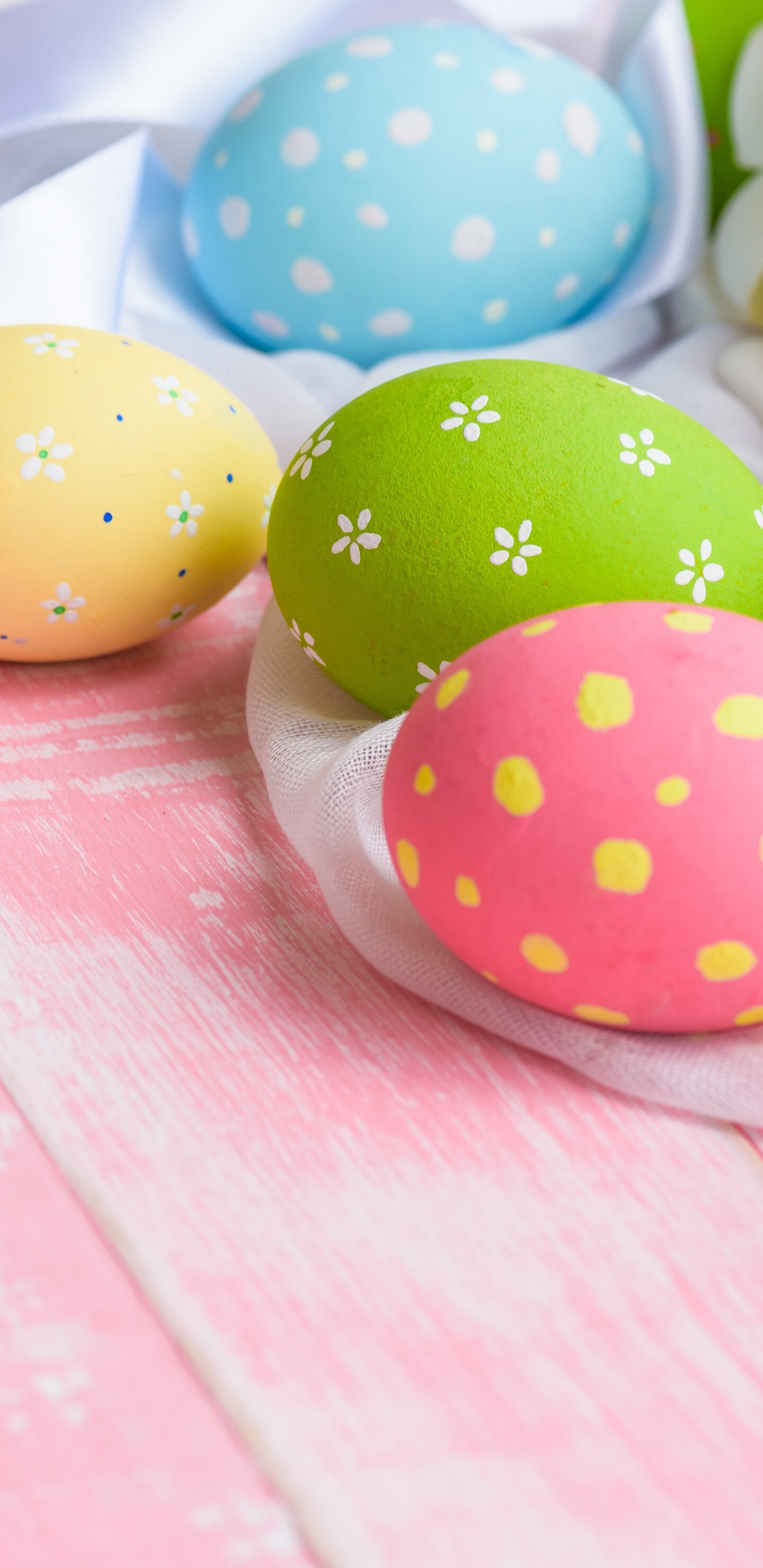 Easter: Holiday falls on the first Sunday after the Full Moon date. 1440x2960 HD Background.