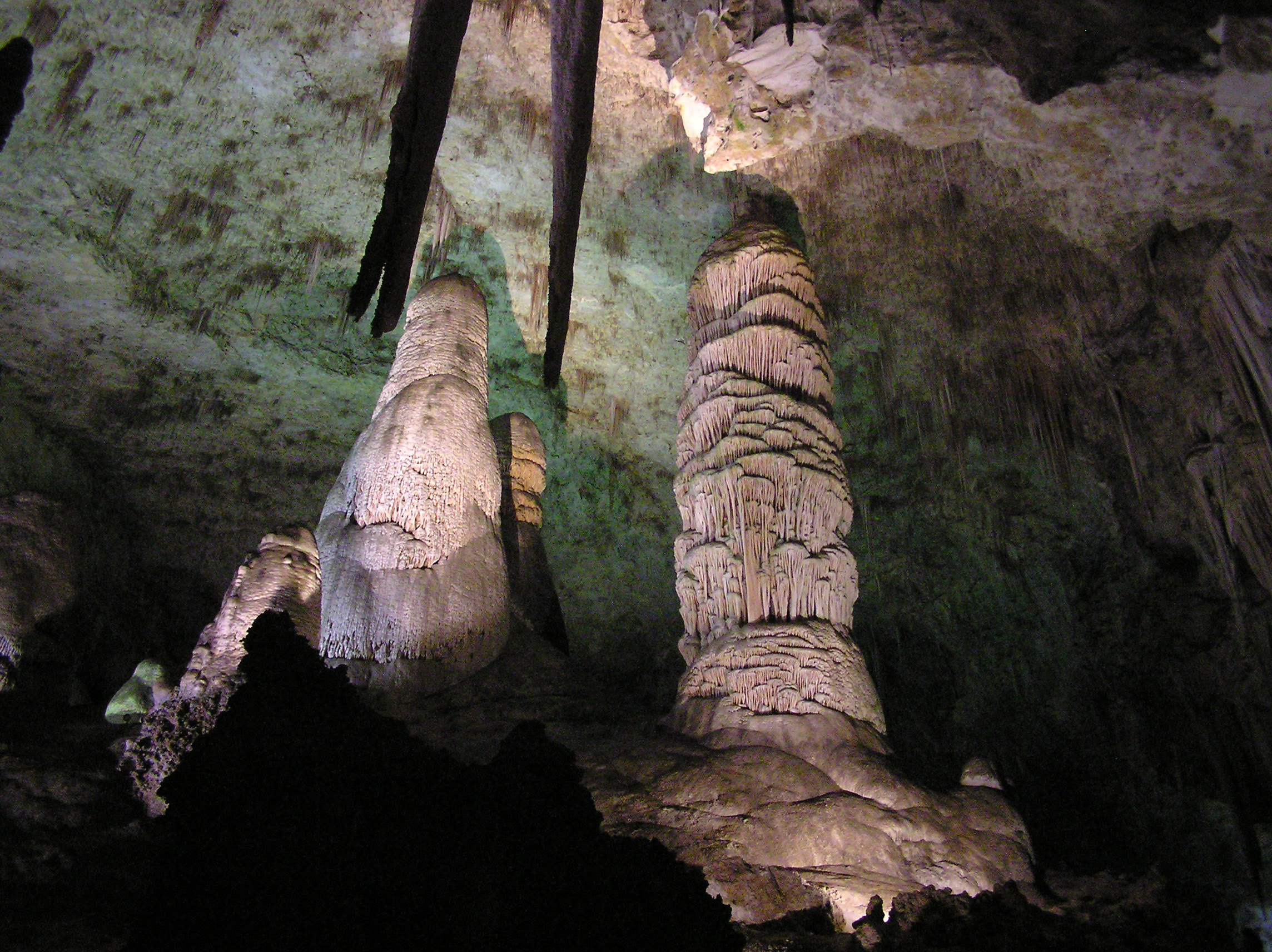 Carlsbad Caverns, Stalagmites, New Mexico, Public domain photo, 2290x1720 HD Desktop