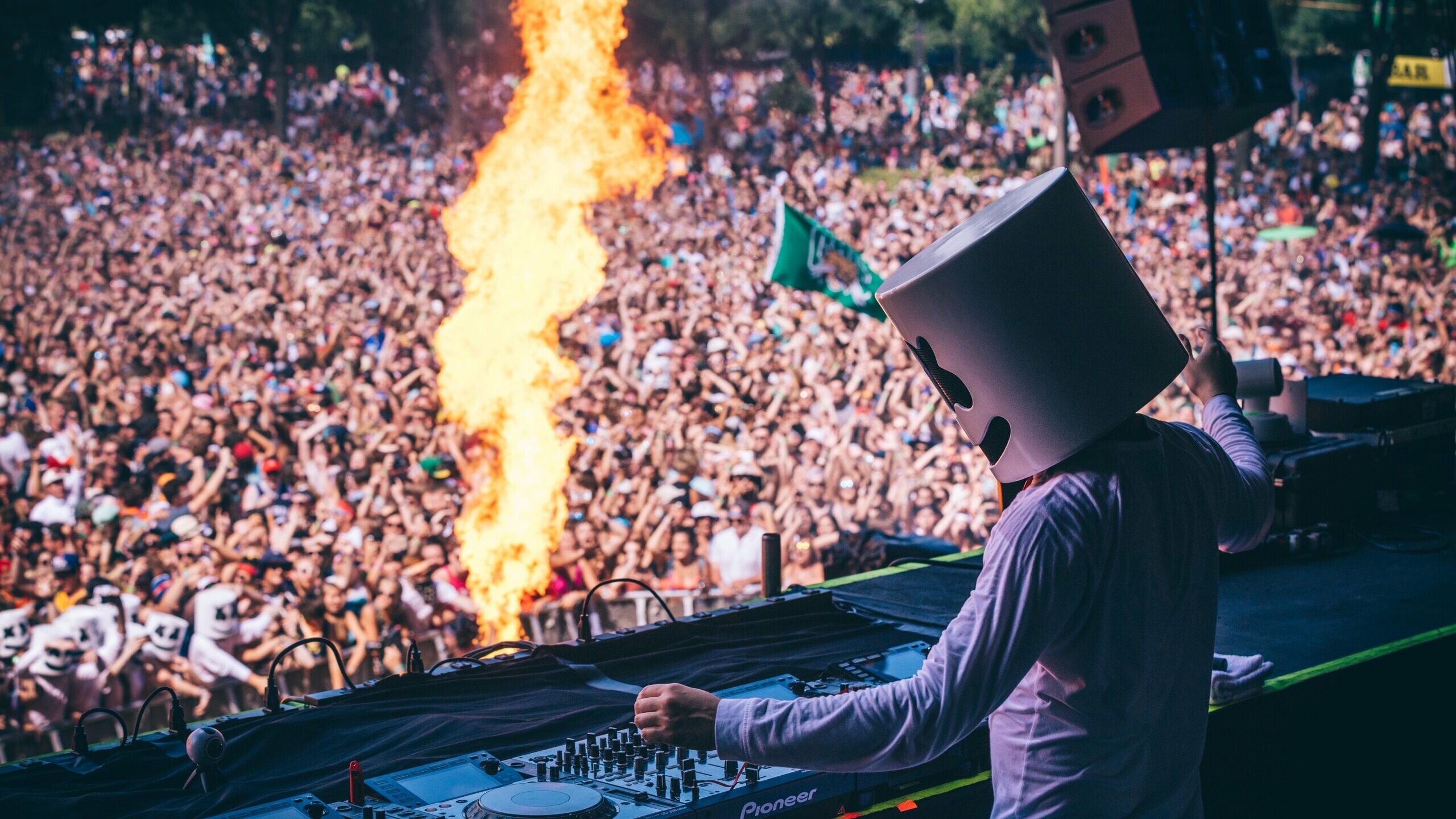 Festival: FEQ, The biggest outdoor musical event in Canada, Marshmello. 2560x1440 HD Background.