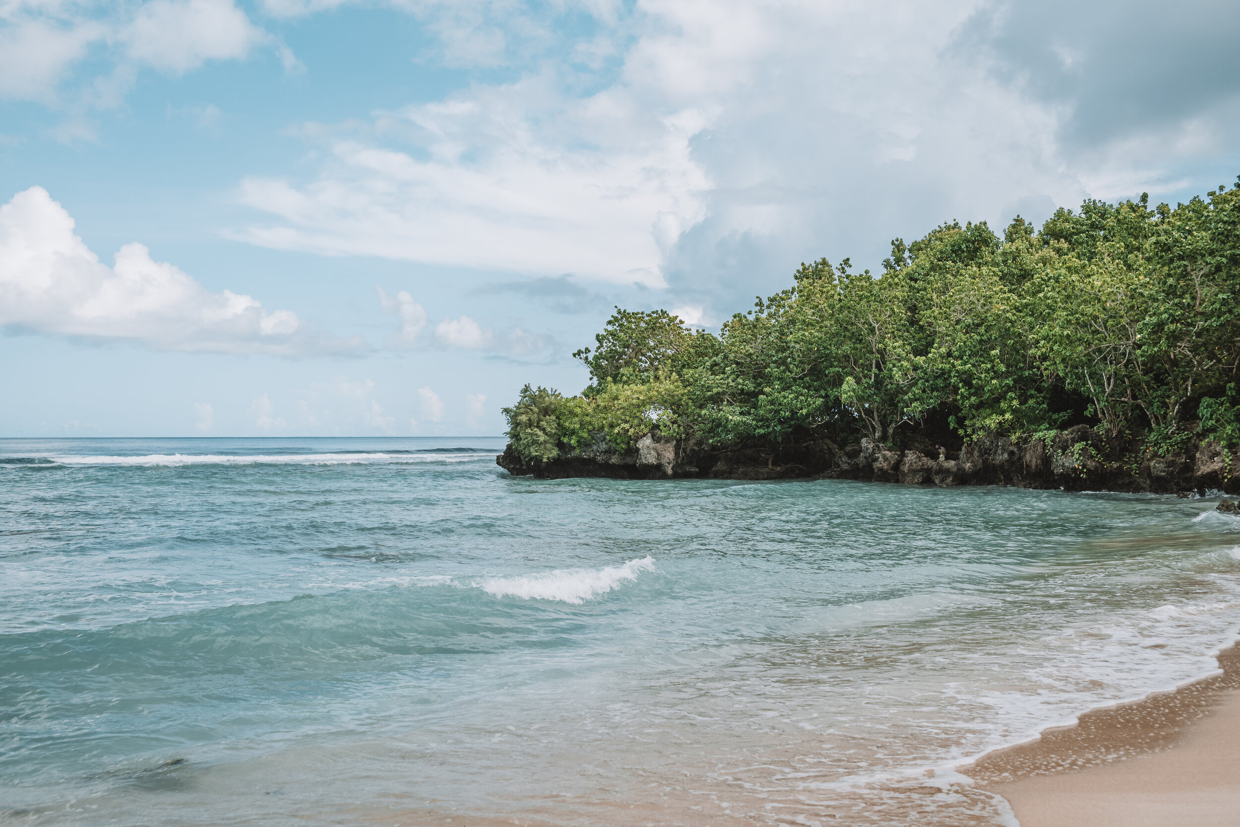 Guam beaches, Pristine white sands, Coastal hideaways, Relaxation in paradise, 2500x1670 HD Desktop