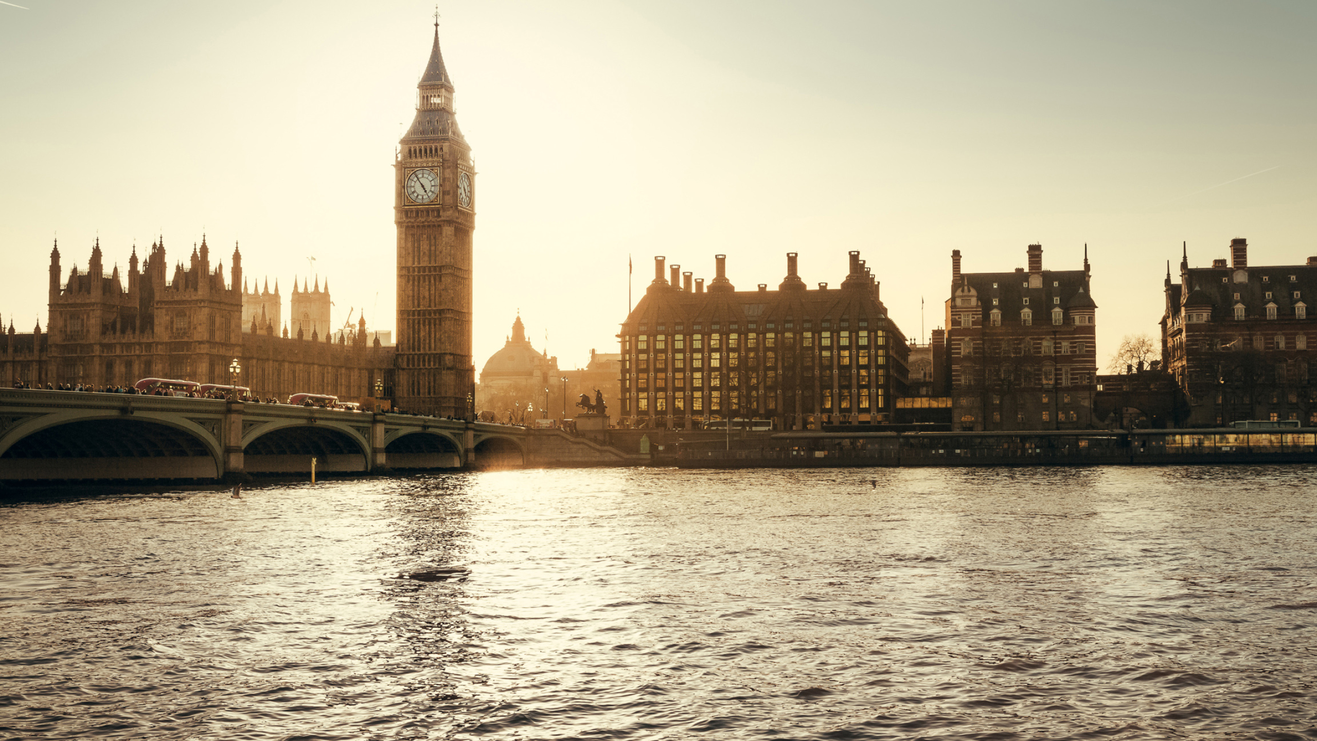 London: Westminster Bridge, A road-and-foot-traffic bridge. 2560x1440 HD Wallpaper.