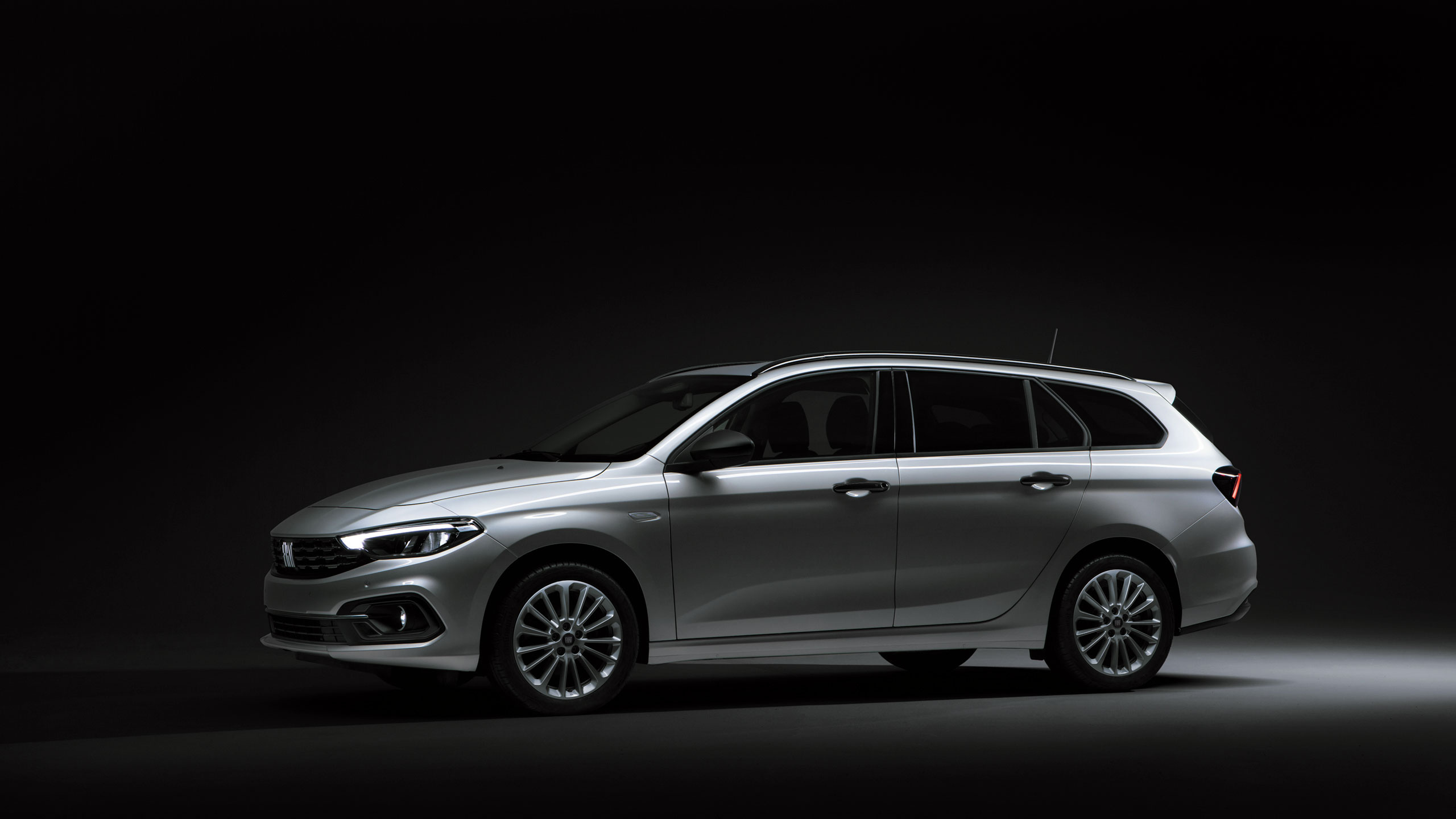 Fiat Tipo, Stylish and practical, Enhanced connectivity, Uncompromising performance, 2560x1440 HD Desktop