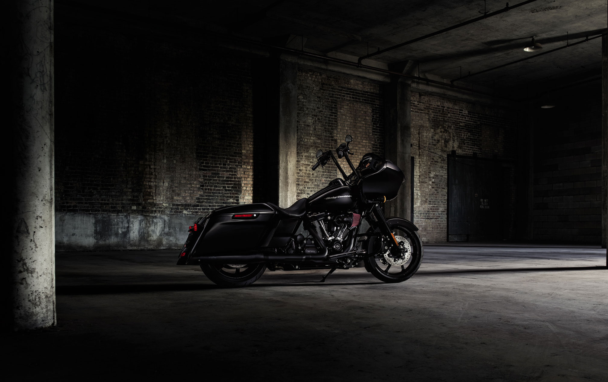 Harley-Davidson Road Glide, Special edition wallpapers, Born to ride, Ultimate freedom, 2020x1270 HD Desktop