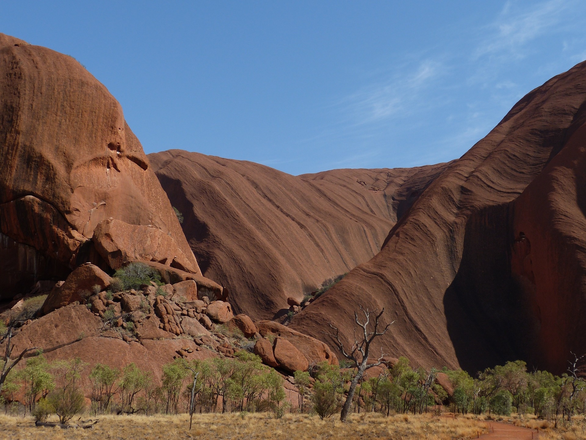 Australia's natural wonder, Earth's rock formation, Uluru's grandeur, 1920x1440 HD Desktop