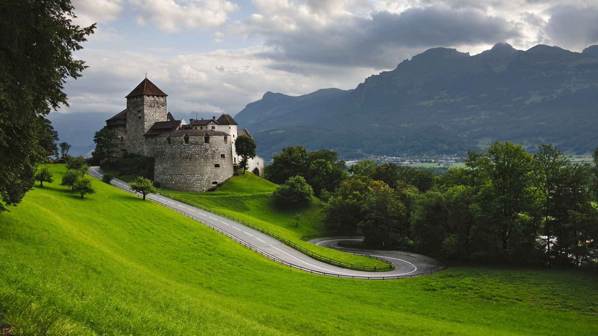 Vaduz Castle, Liechtenstein, Webshots, Beautiful castles, 1920x1080 Full HD Desktop