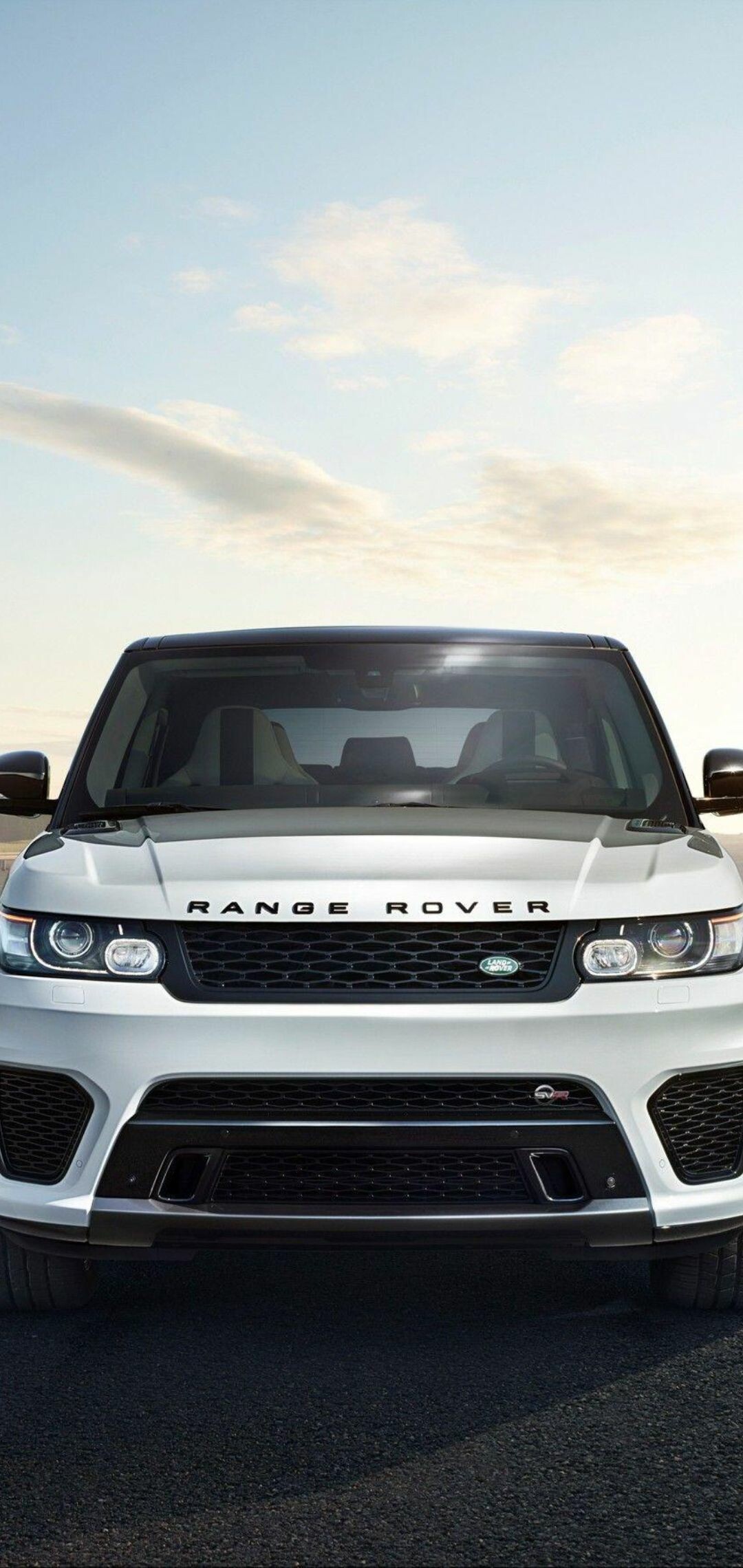 Range Rover: The brand's cars were originally powered by various Rover V8 engines and diesel engines. 1080x2280 HD Background.
