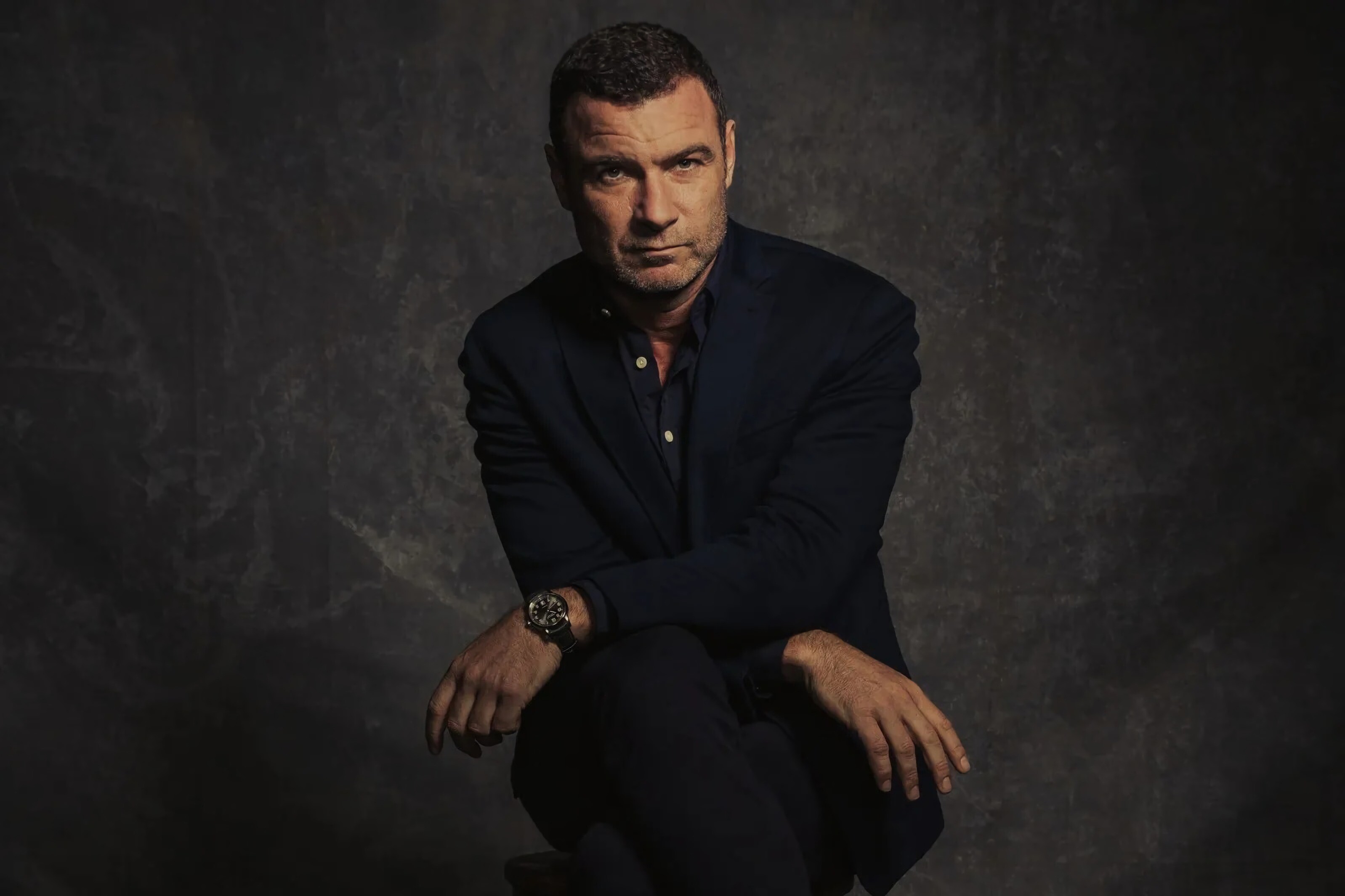 Liev Schreiber, Compelling characters, Masterful acting, Unforgettable roles, 3200x2130 HD Desktop