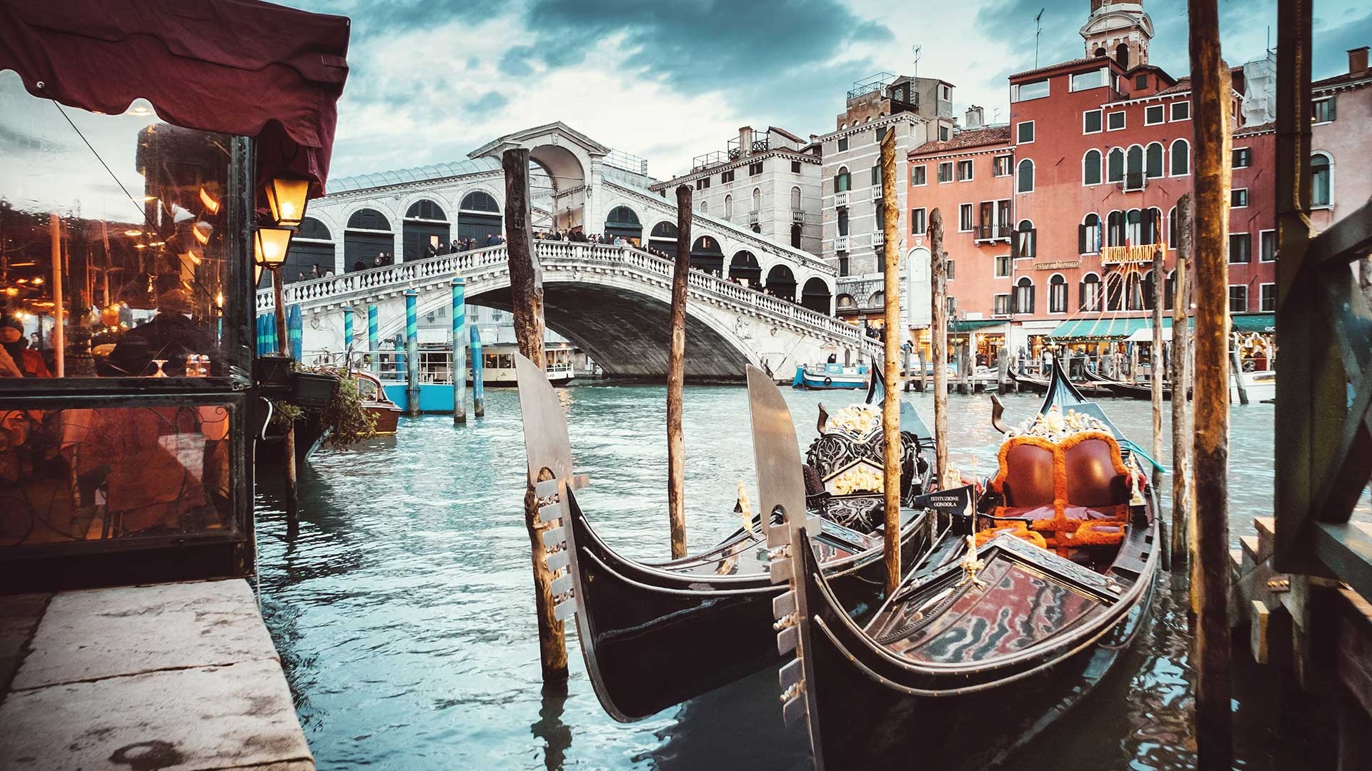 Entdecken Sie die Rialto-Brücke in Venedig, 1920x1080 Full HD Desktop
