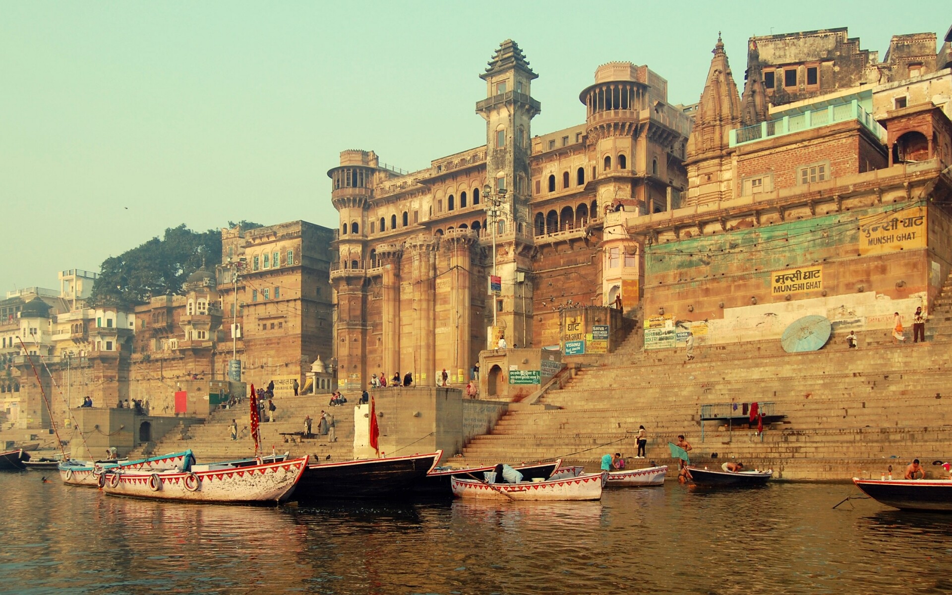 India: Munshi Ghat, One of the Ghats in Varanasi, Uttar Pradesh. 1920x1200 HD Background.