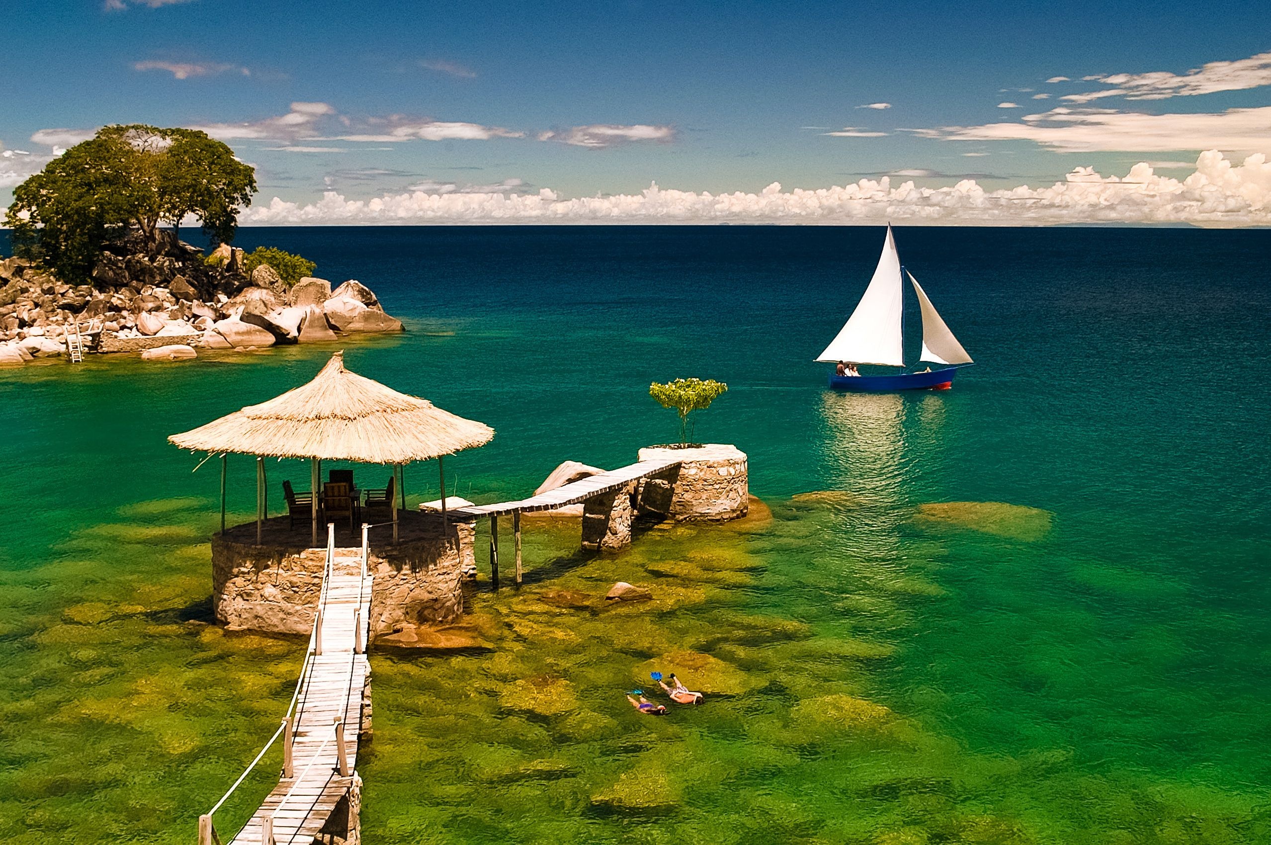 Malawi travels, Mozambique border, Vibrant culture, Natural beauty, 2560x1700 HD Desktop