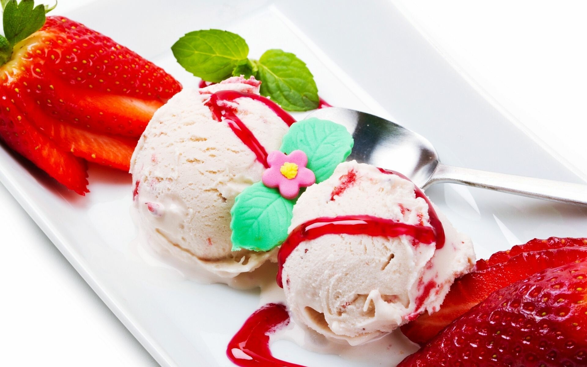 Ice Cream: Contains vitamin K, which prevents blood clotting. 1920x1200 HD Wallpaper.