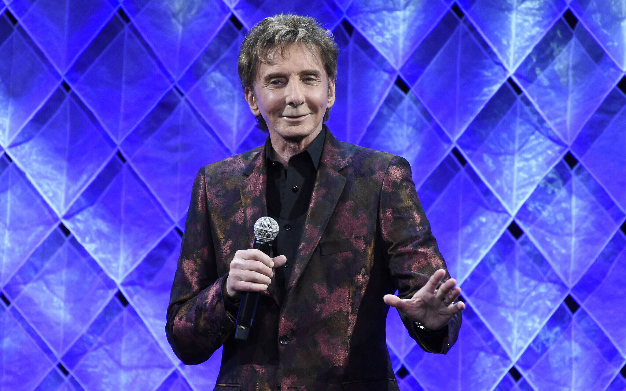 Barry Manilow, New Zealand's unique approach, Repel covid protesters, The Times of Israel, 2050x1280 HD Desktop