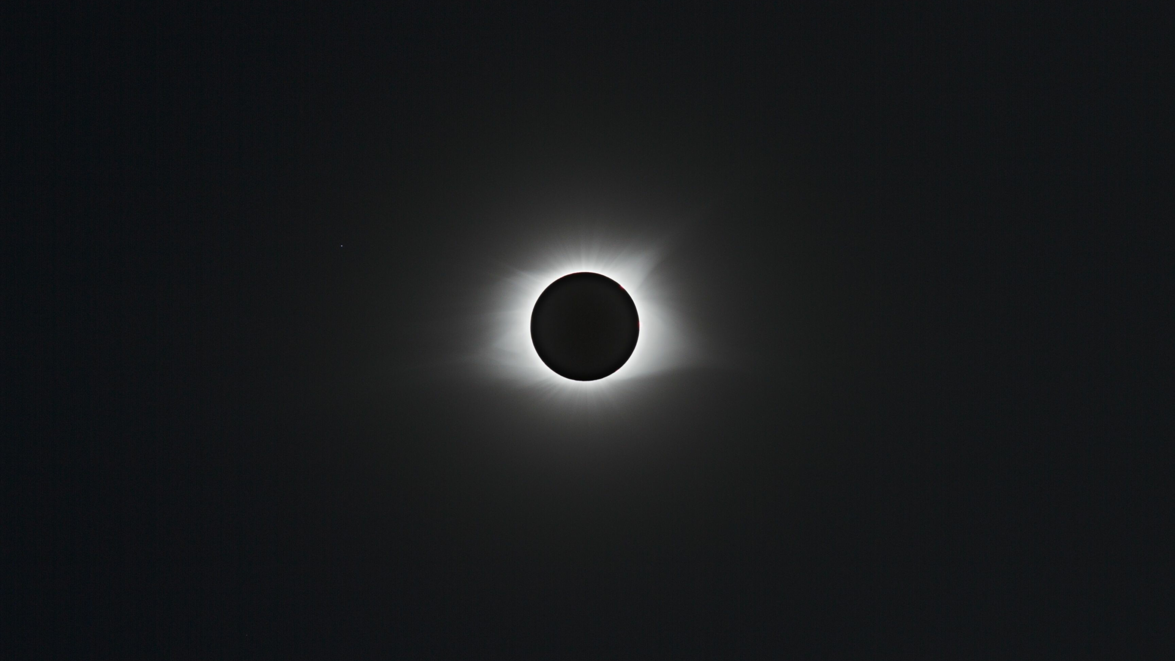 Solar Eclipse, Stunning eclipse, Dynamic celestial moment, Astonishing display, 3840x2160 4K Desktop