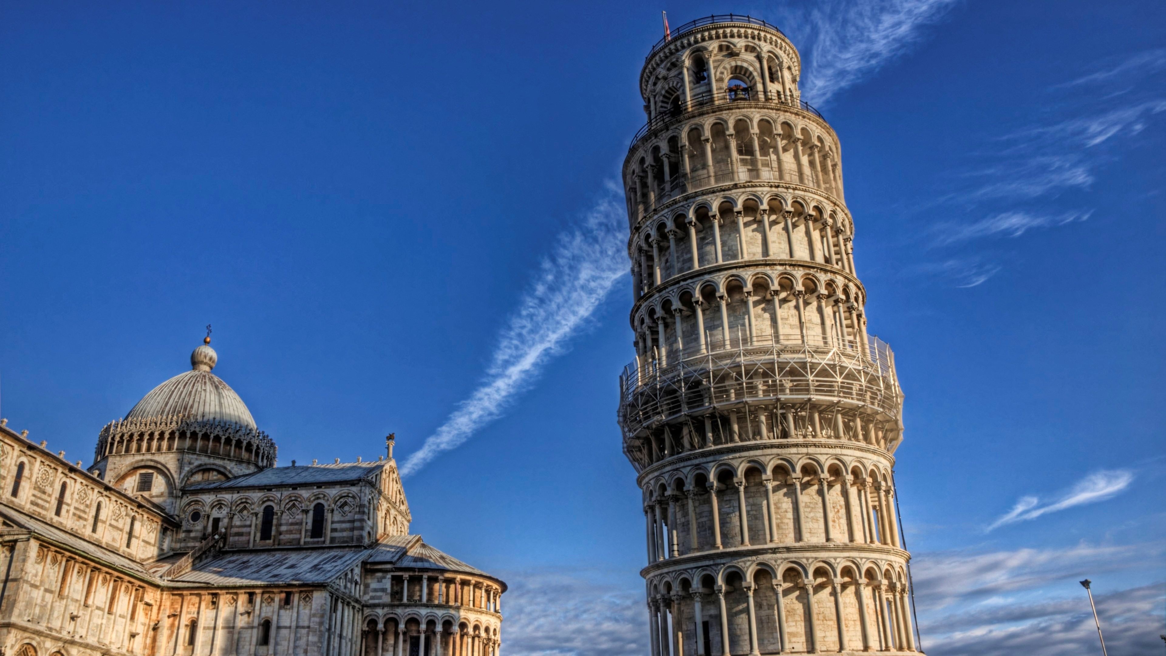 Leaning Tower of Pisa at night, Enchanting atmosphere, Nighttime magic, Illuminated marvel, 3840x2160 4K Desktop