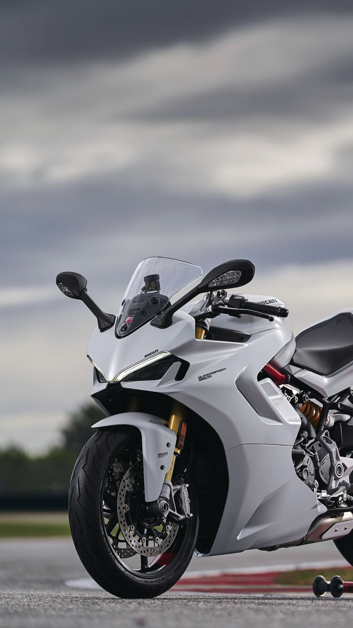 Ducati SuperSport, 4K sports bike, Sleek and stylish, Ducati racing heritage, 1440x2560 HD Phone