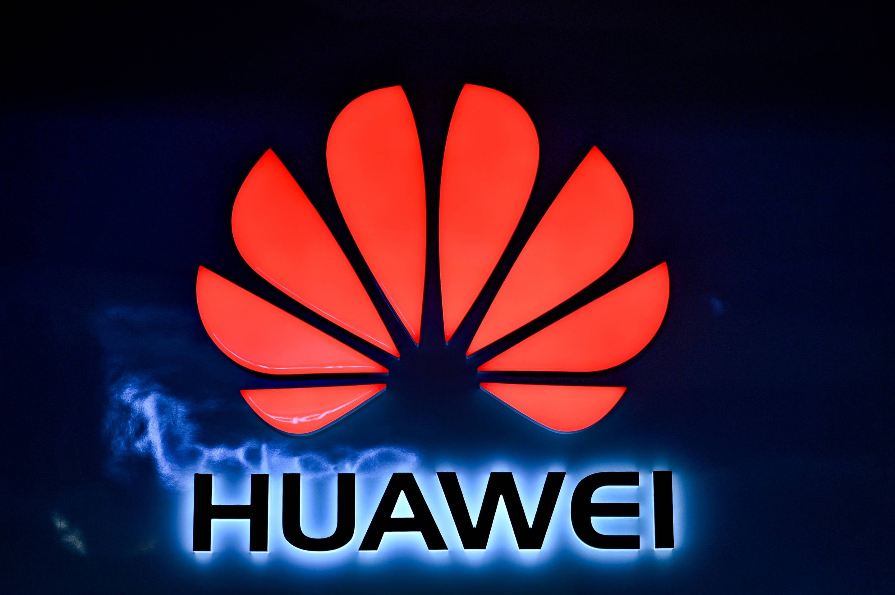 Huawei logo, Banning impact, Europe's 5G plans, Fortune's report, 2880x1920 HD Desktop