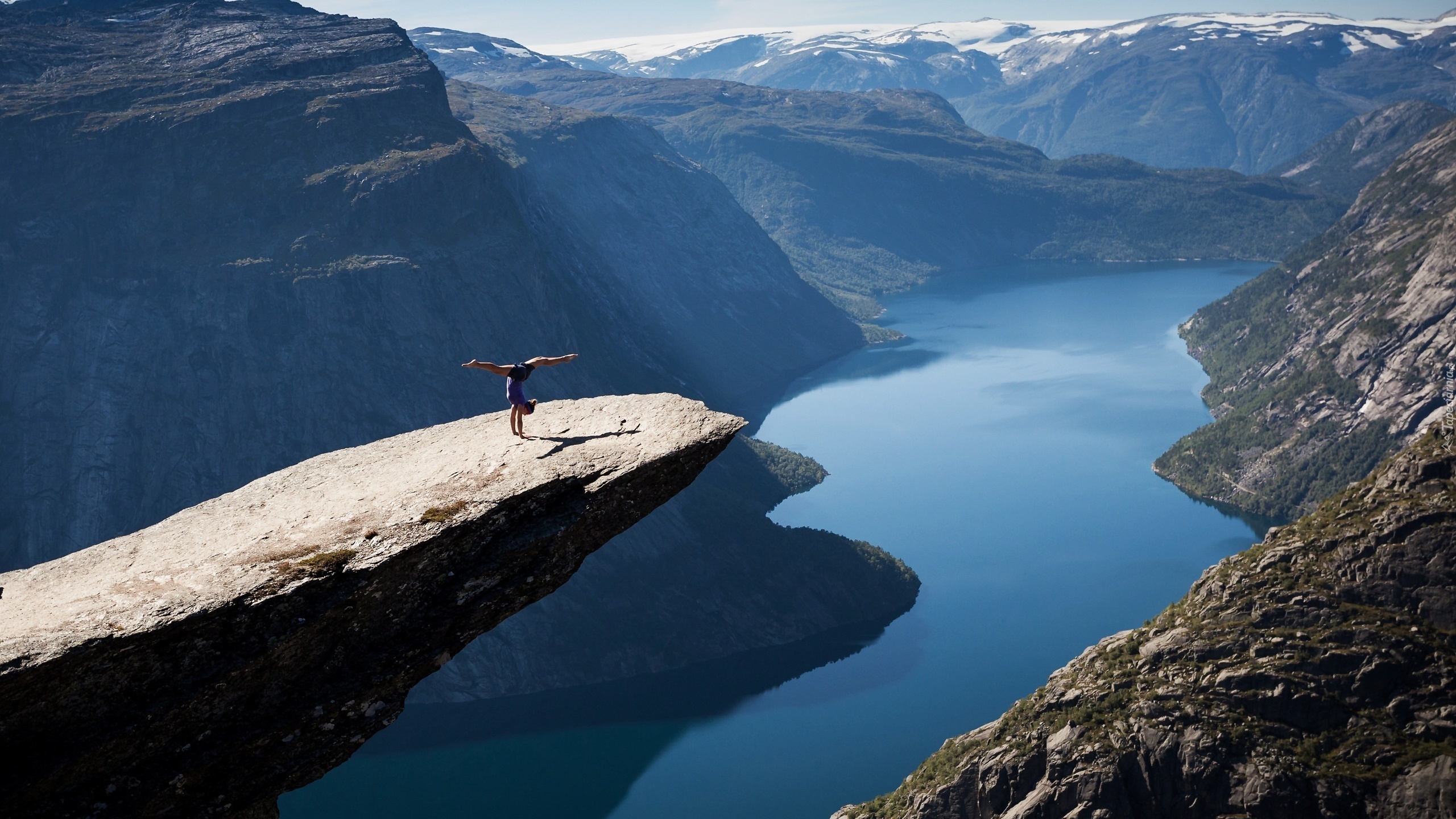 Trolltunga cliff, Skjeggedal secret, Norwegian natural beauty, Captivating world, 2560x1440 HD Desktop