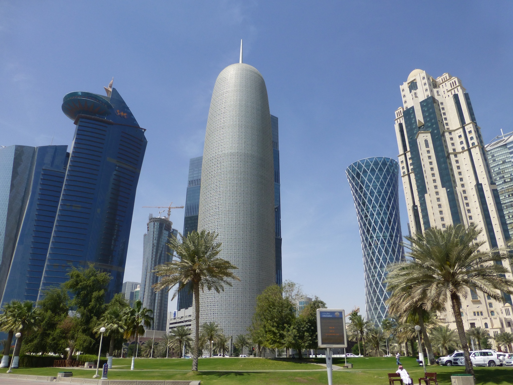 Doha, Qatar, Stunning architecture, Desert luxury, Middle Eastern charm, 2050x1540 HD Desktop