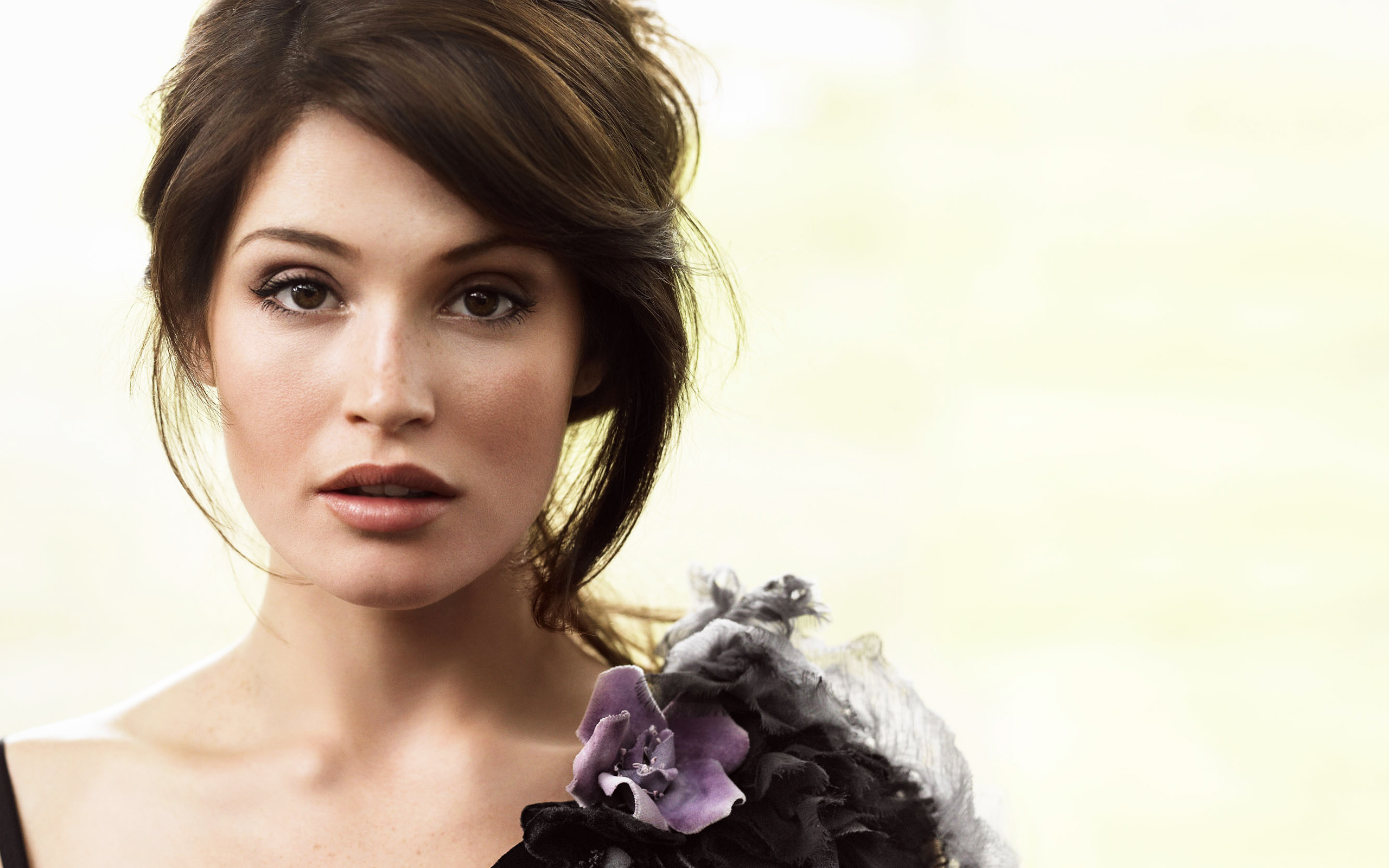 Gemma Arterton: Appeared in pivotal roles in the 2010 films Clash of the Titans and Prince of Persia: The Sands of Time. 2560x1600 HD Wallpaper.