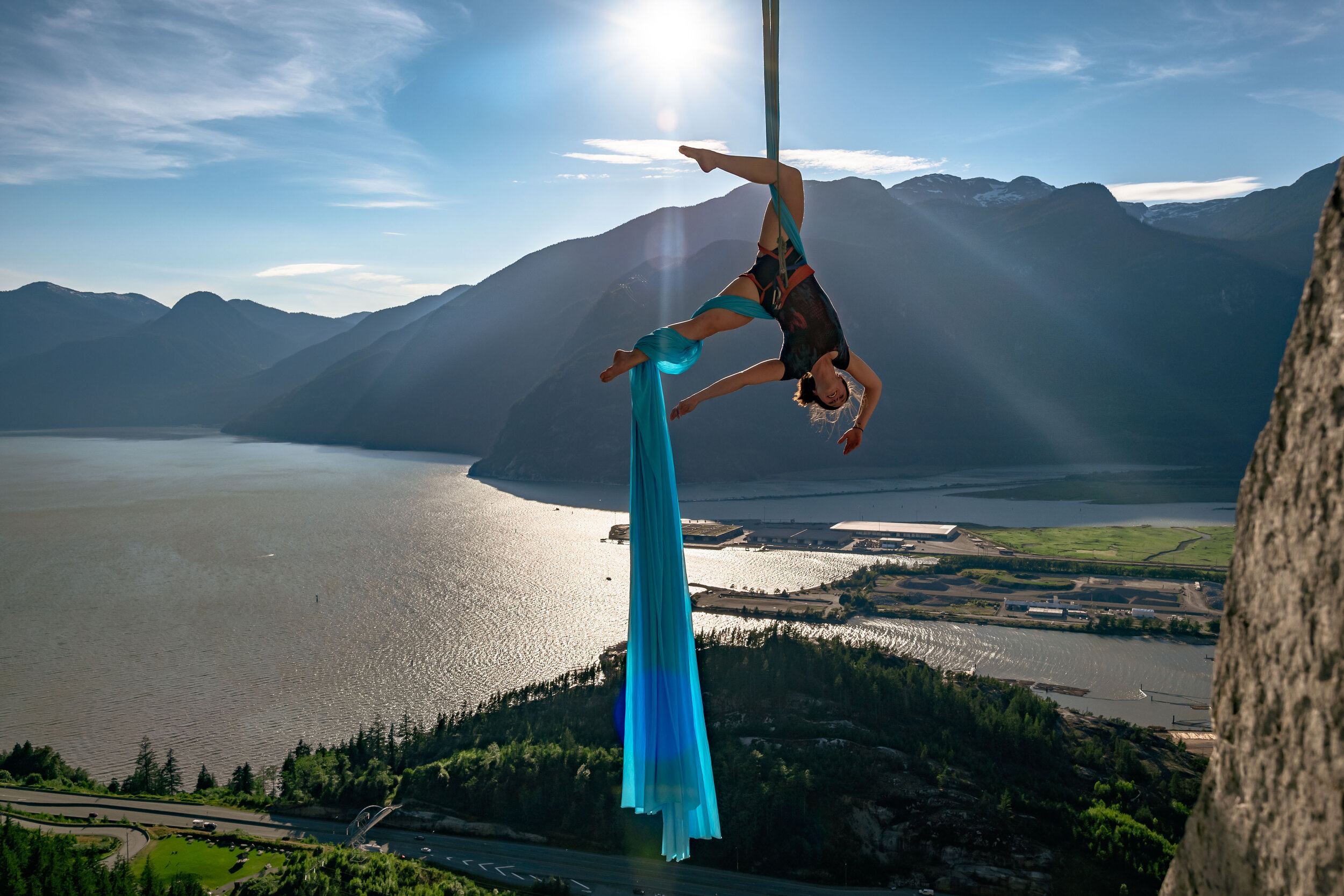 Aerial Silks: Extreme artistic performance with a fabric in the air, Acrobatics with no safety lines. 2500x1670 HD Background.