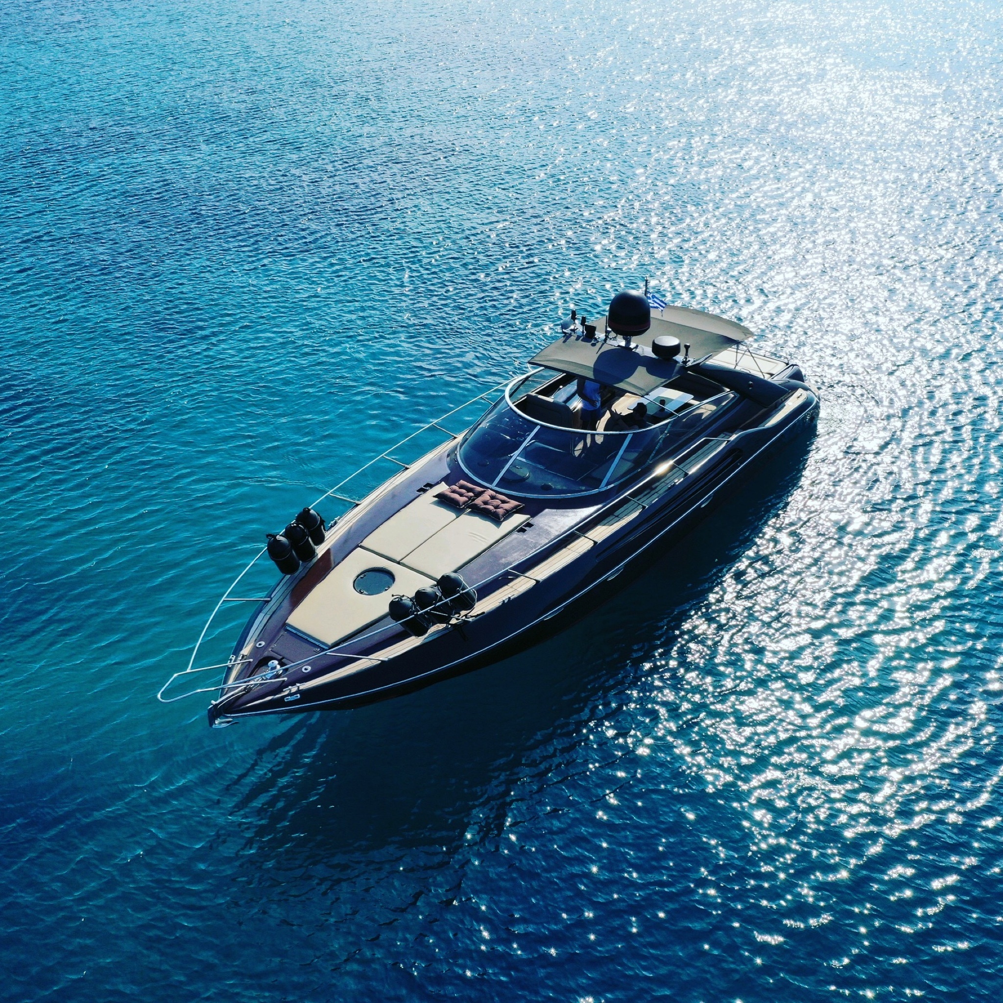 Motorboat: Sunseeker 47, Bow rider, Runabout. 2050x2050 HD Background.