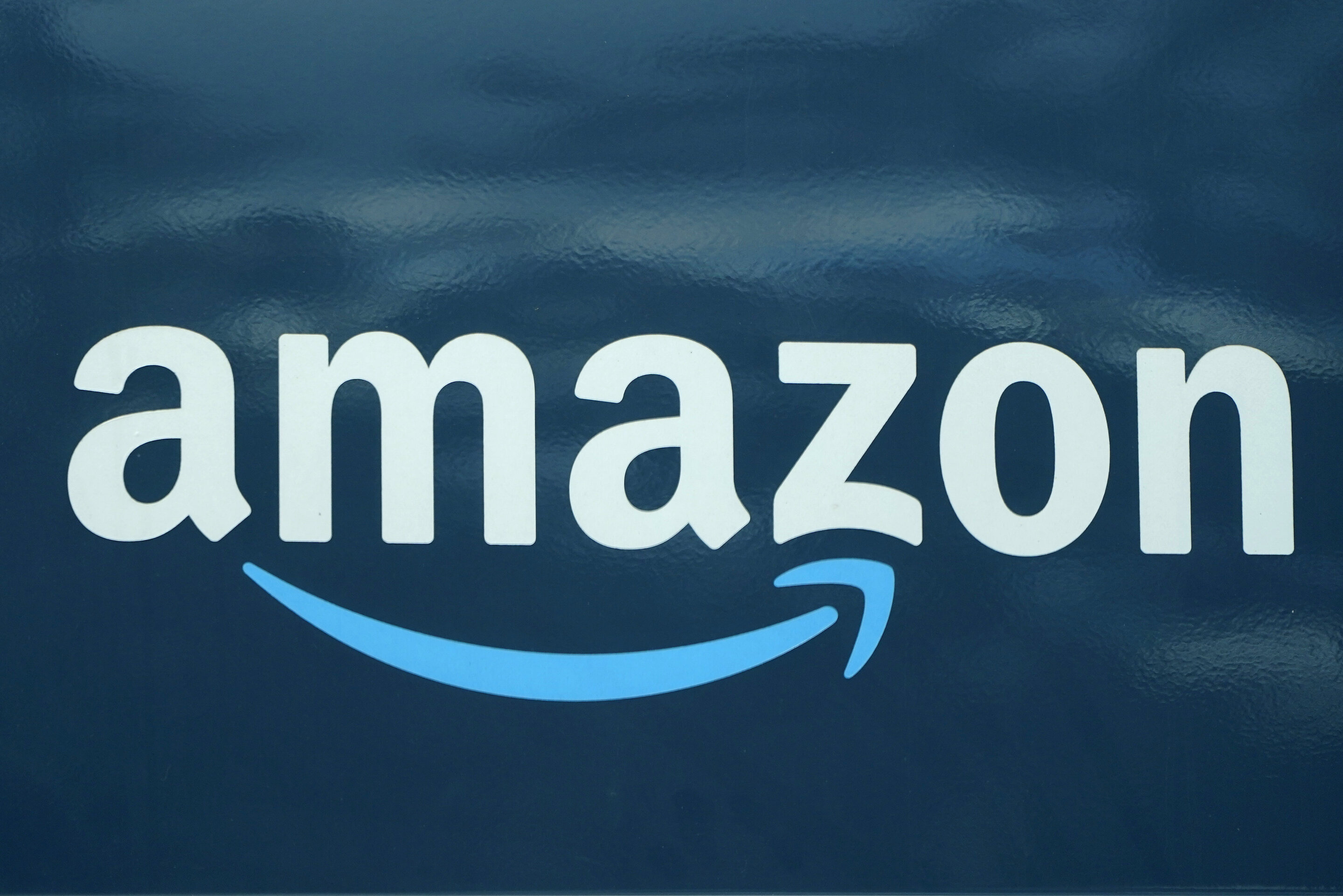 Amazon: One of Big Five American information technology companies. 2880x1930 HD Wallpaper.