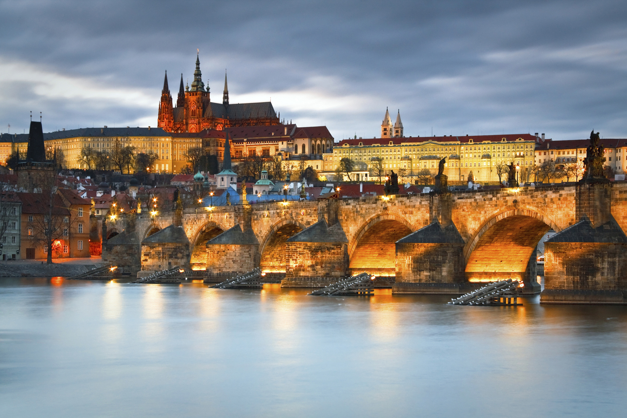 Prague: The city with the largest ancient castle in the world. 2000x1340 HD Background.