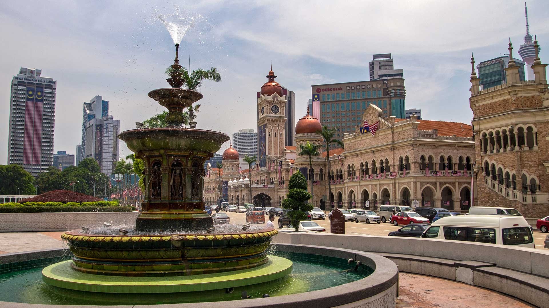 Площадь малайзии. Федерация Малайзия Куала Лумпур. Дворец Султана Абдул-Самада Малайзия. Куала-Лумпур Малайзия достопримечательности. Дворец Султана Абдул-Самада, Куала-Лумпур, Малайзия.