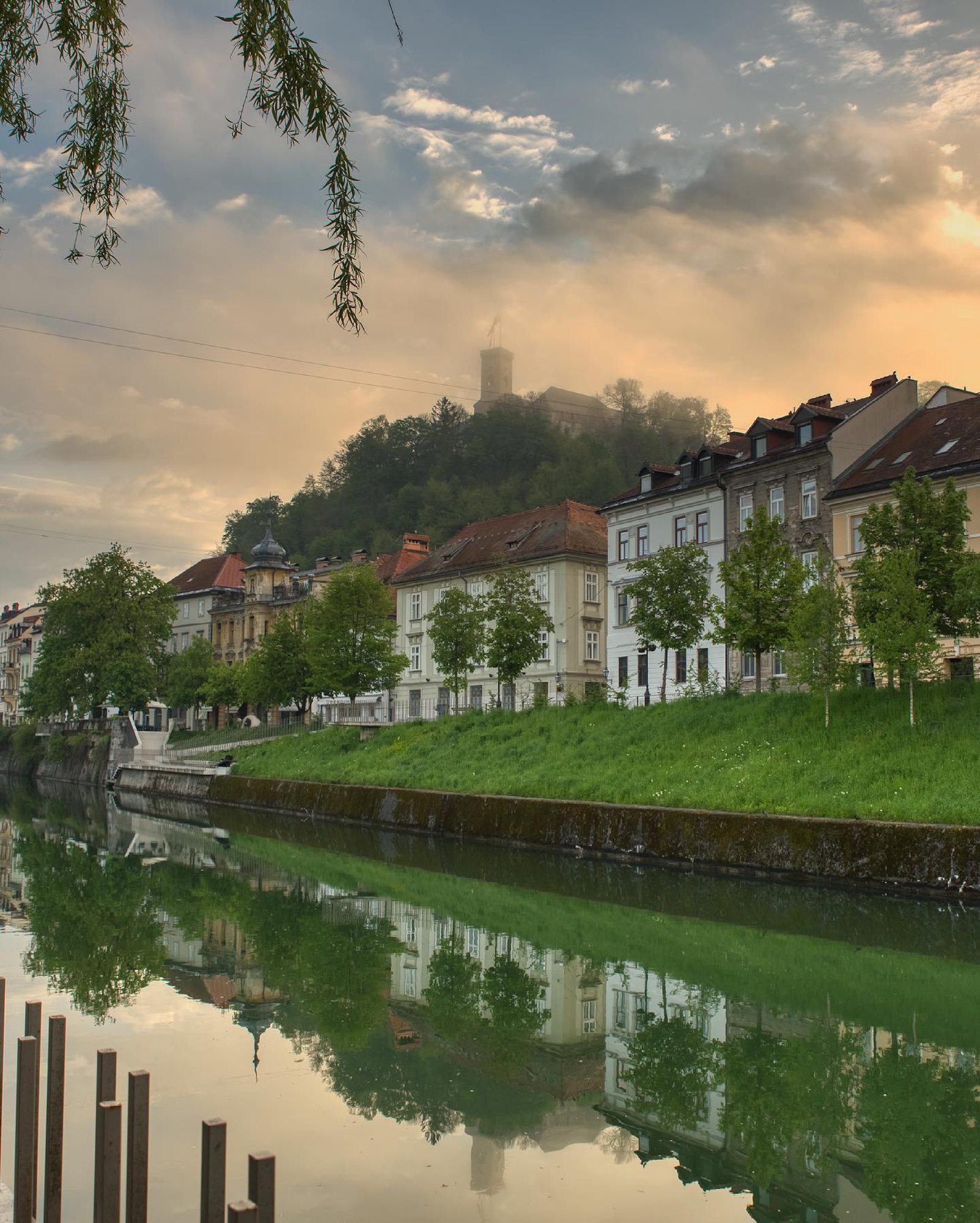 Ljubljana, Ljubljanica spring, All you need to know, Visit Slovenia, 1610x2000 HD Handy