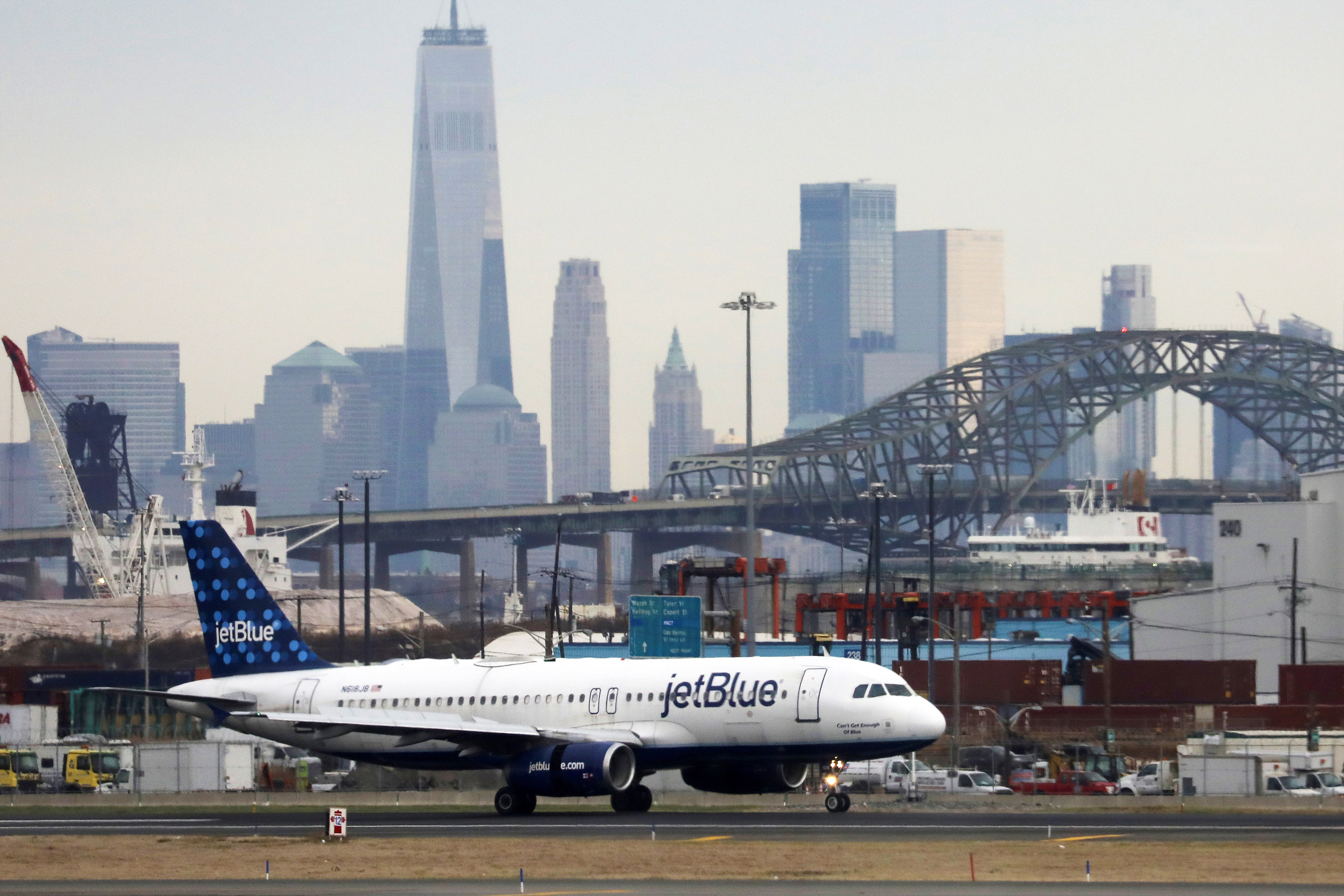 JetBlue Airways, Corporate profile, News and rankings, Fortune 500 company, 2880x1920 HD Desktop