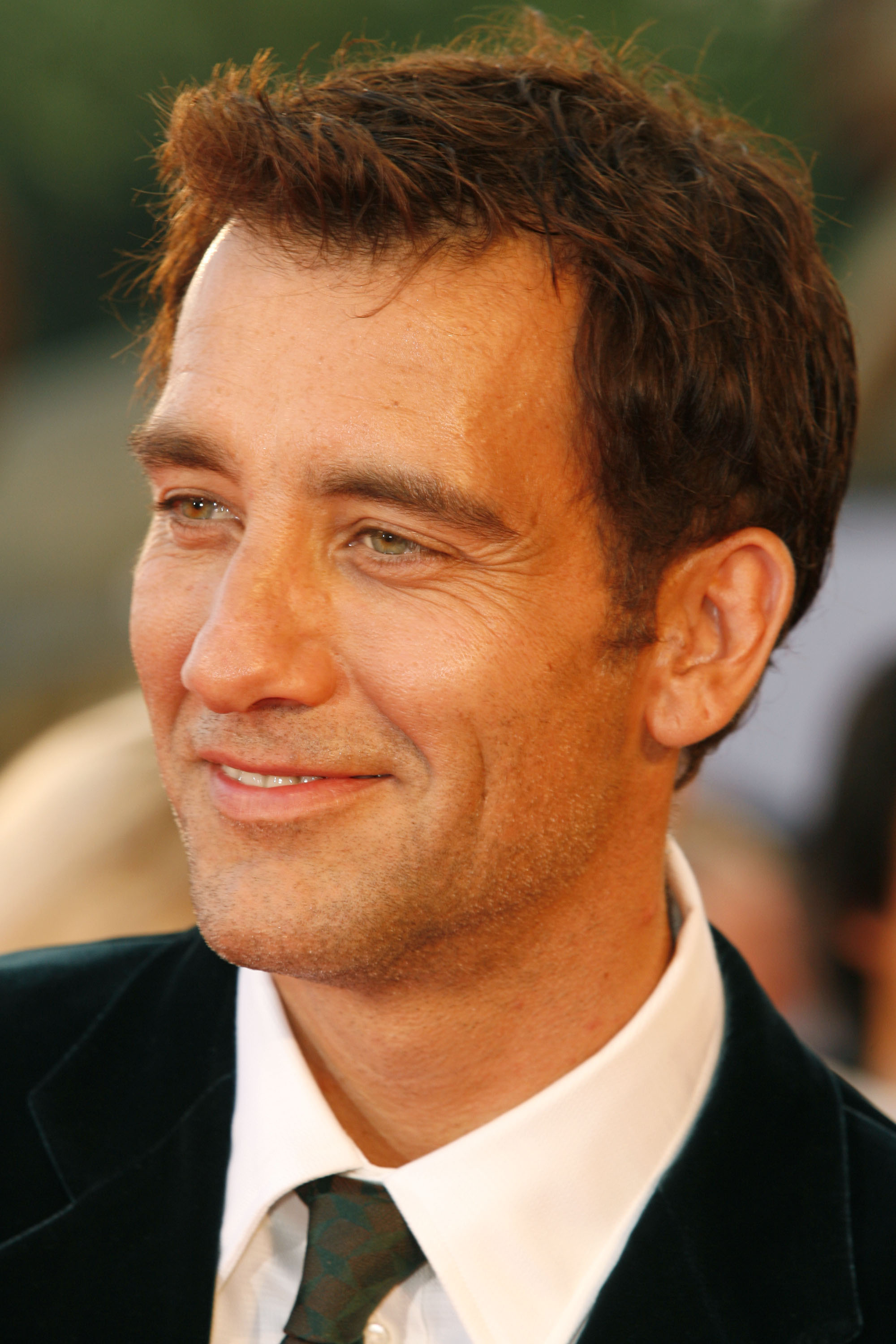 Clive Owen, HQ celebrity wallpapers, High quality pictures, 2019, 2000x3000 HD Phone